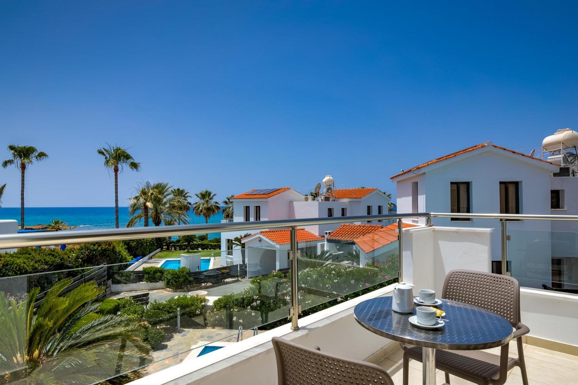 Platzia Beach Villas Paphos Exteriör bild